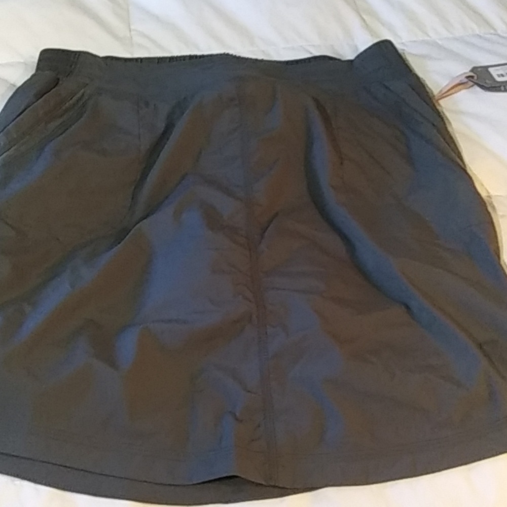 Skirt skort indygena